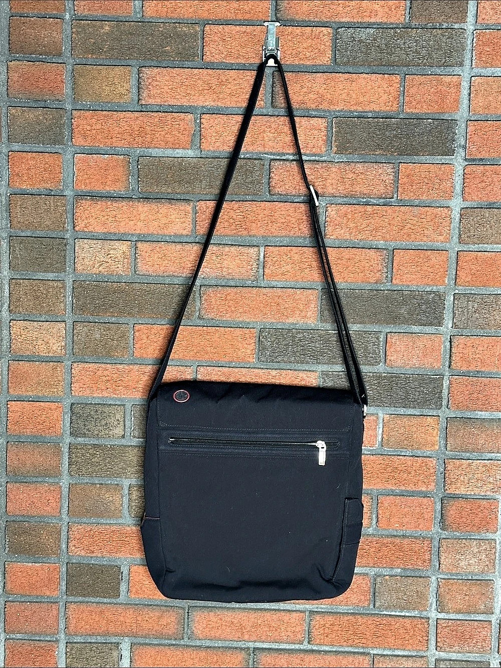 TUMI T-Tech Messenger Bag Black Crossbody Bag - Picture 2 of 9